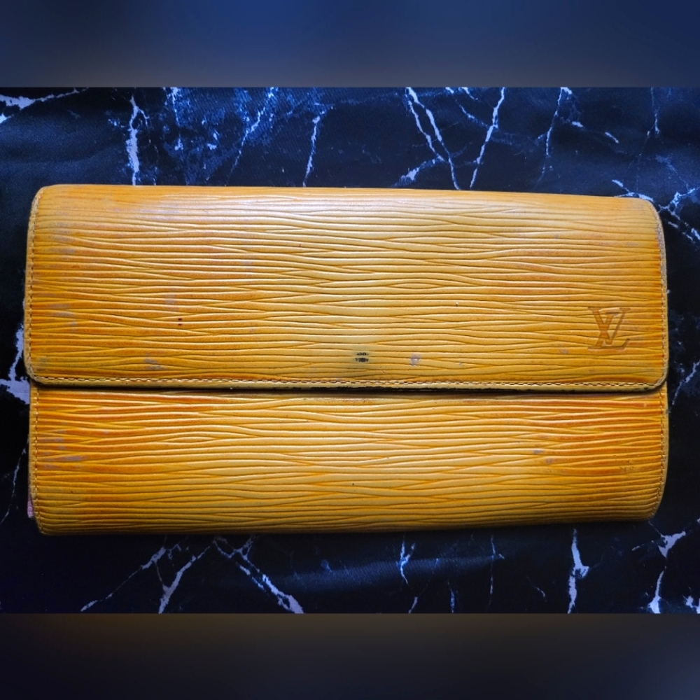 Louis Vuitton Yellow Epi Leather Porte Tresor Sarah Wallet